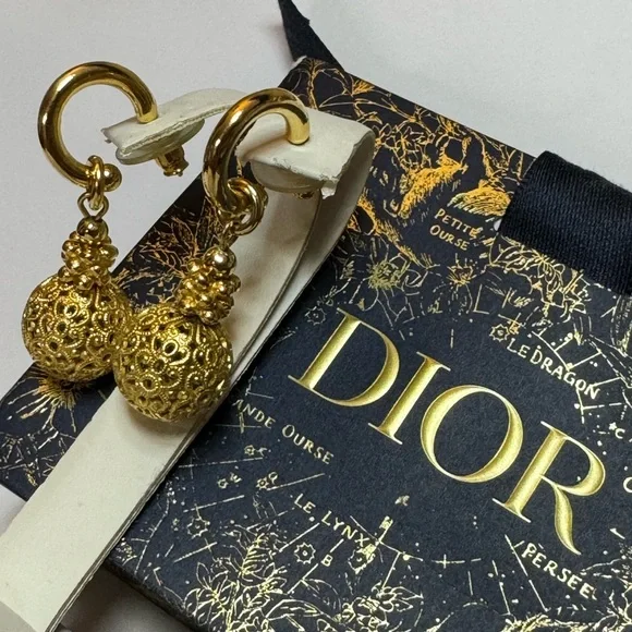 RARE DIOR Gold Victorian Etruscan Filagree  Dangle Drop Earrrings - Picture 4 of 17